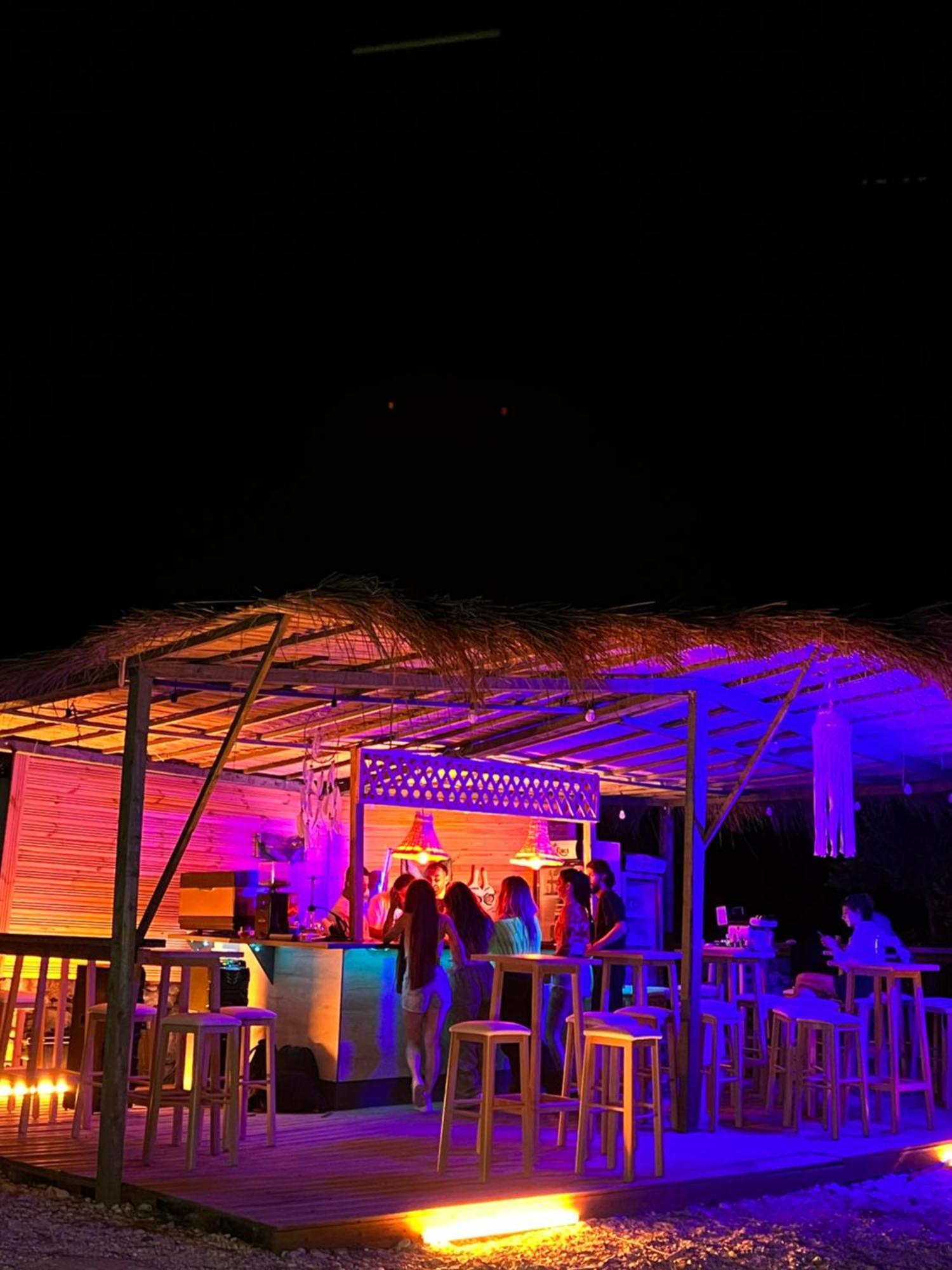 Garden Villa Naza Piqeras Εξωτερικό φωτογραφία