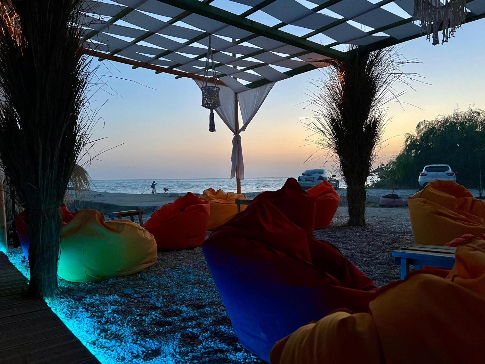 Garden Villa Naza Piqeras Εξωτερικό φωτογραφία
